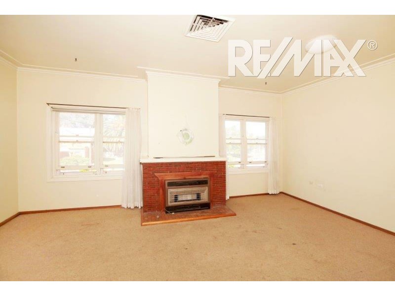 10 Belmore Street, Junee NSW 2663