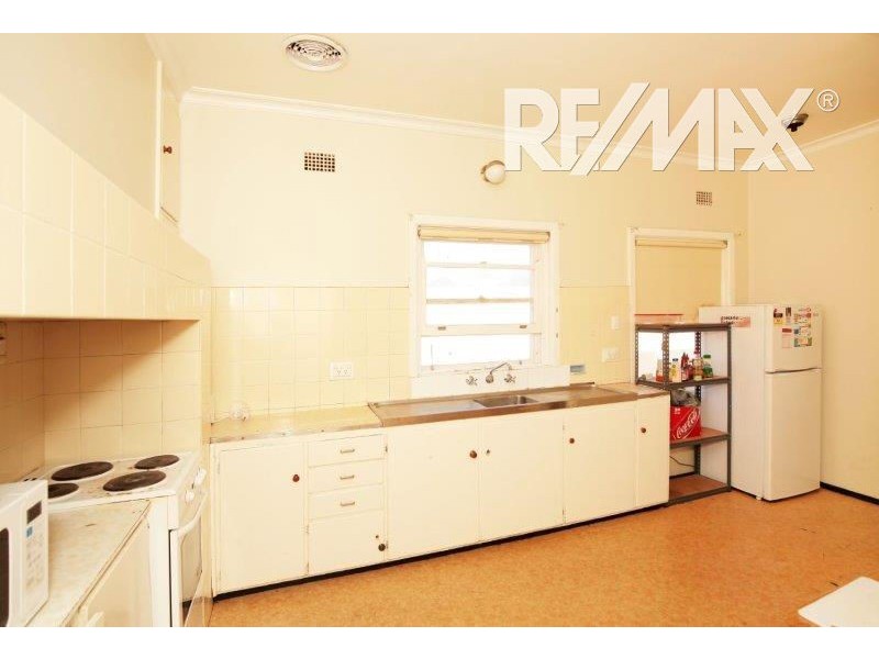 10 Belmore Street, Junee NSW 2663