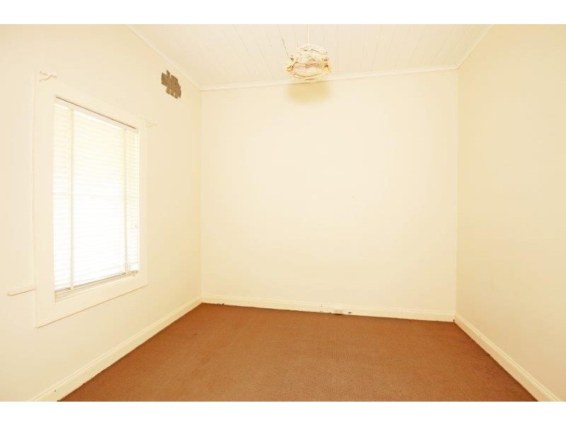 34 William St, Junee NSW 2663