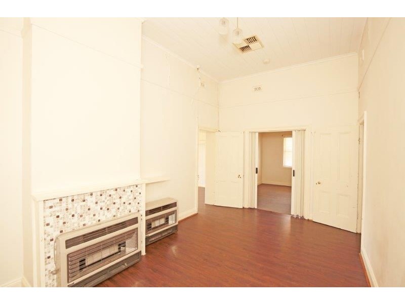 34 William St, Junee NSW 2663