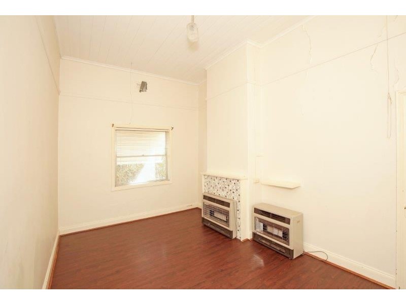 34 William St, Junee NSW 2663