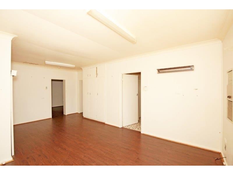 34 William St, Junee NSW 2663