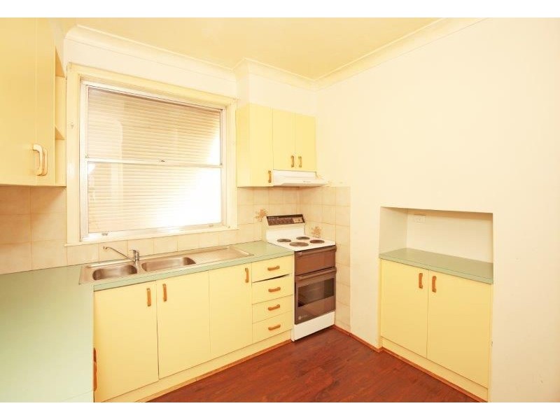 34 William St, Junee NSW 2663