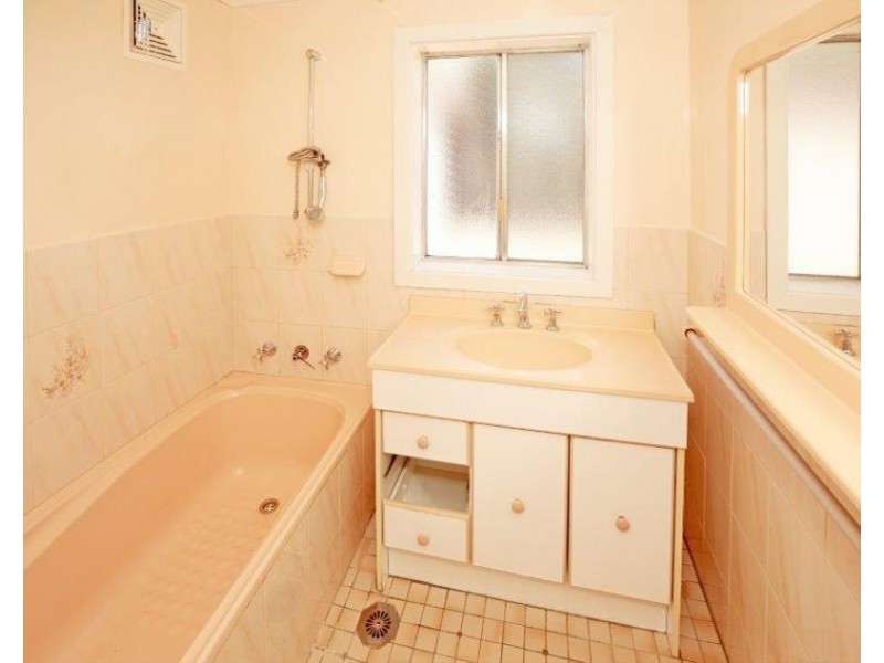 34 William St, Junee NSW 2663