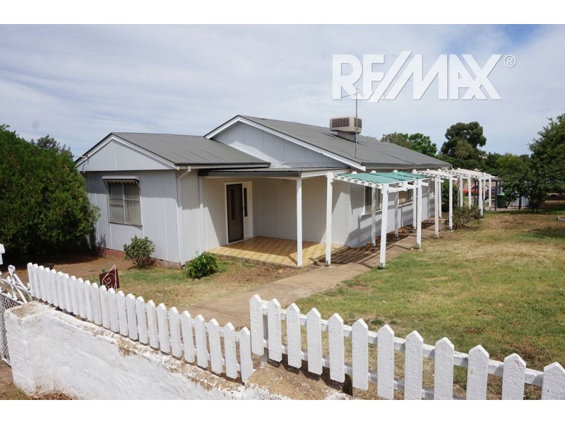 28 Thomas St, Junee NSW 2663
