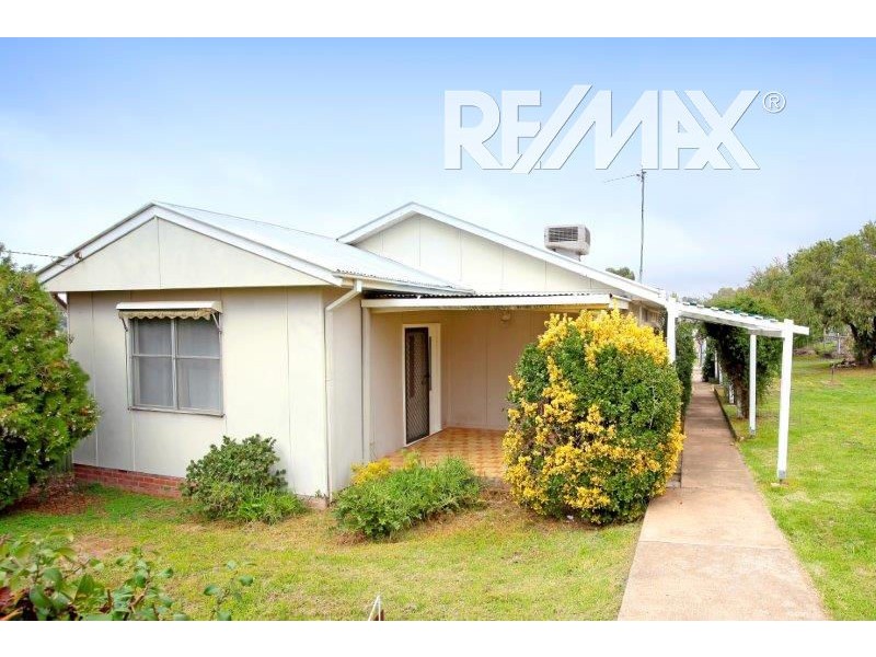 28 Thomas St, Junee NSW 2663