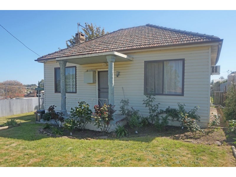 26 Fitzroy St, Junee NSW 2663