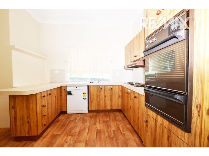 26 Fitzroy St, Junee NSW 2663