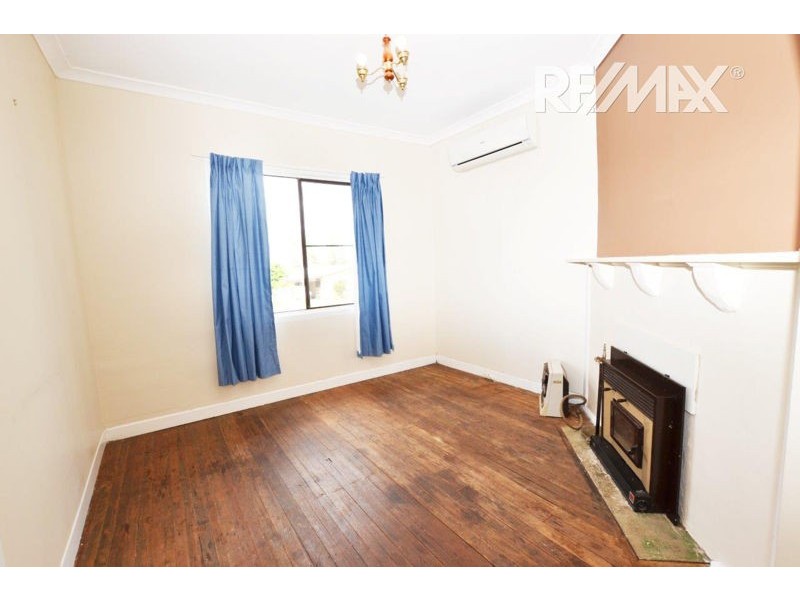 26 Fitzroy St, Junee NSW 2663