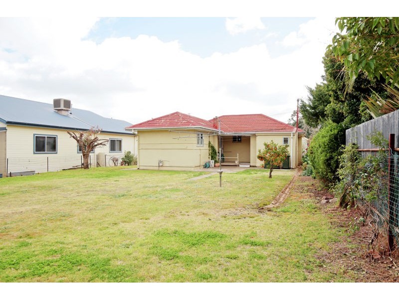 19 Elizabeth Street, Junee NSW 2663