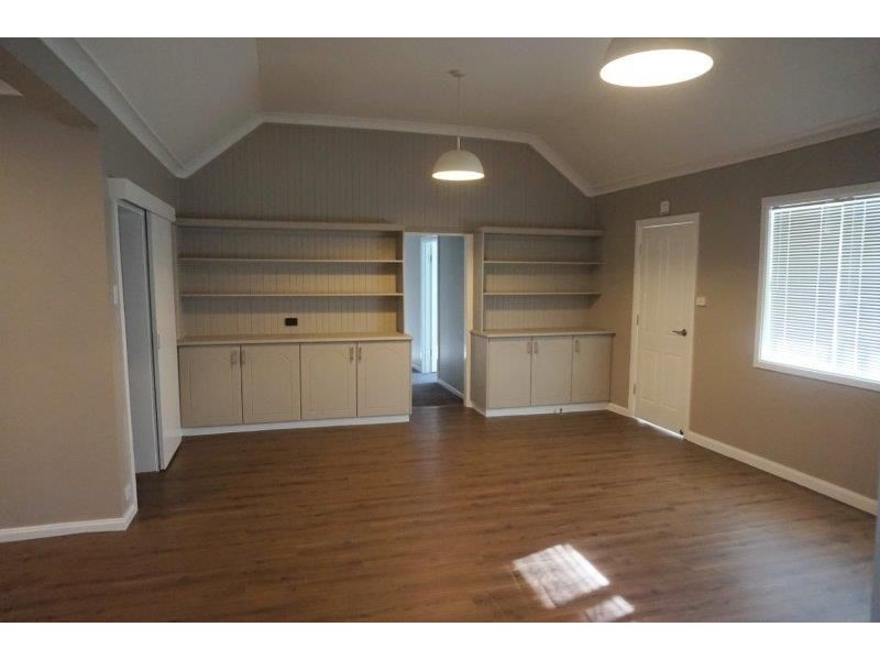 37 Junction Street, Junee NSW 2663