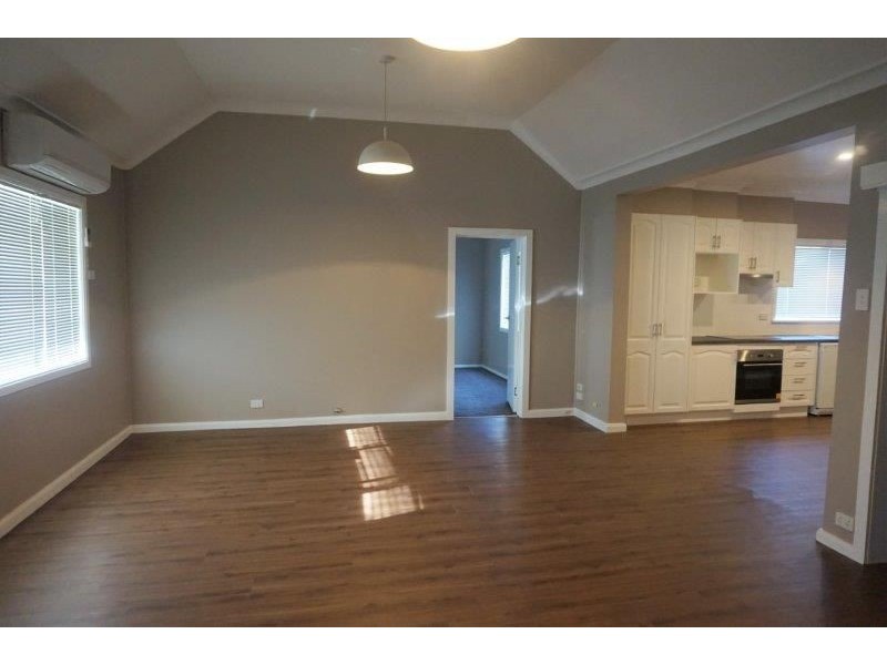 37 Junction Street, Junee NSW 2663