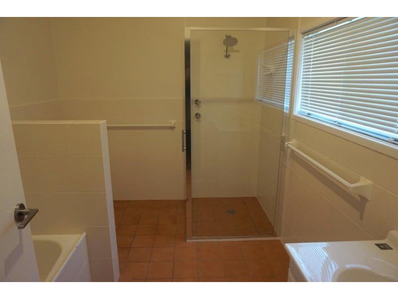 37 Junction Street, Junee NSW 2663