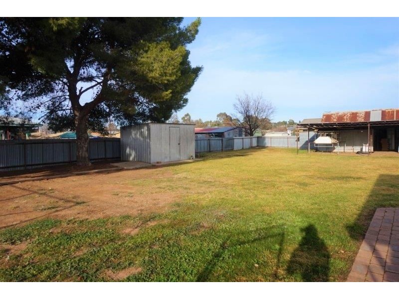 37 Junction Street, Junee NSW 2663
