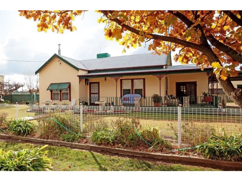 32 Broad St, Old Junee NSW 2652