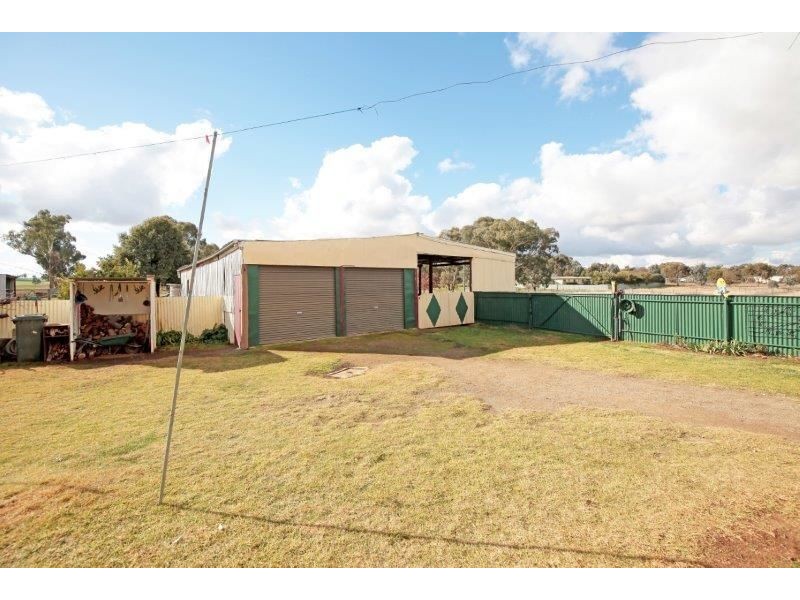 32 Broad St, Old Junee NSW 2652