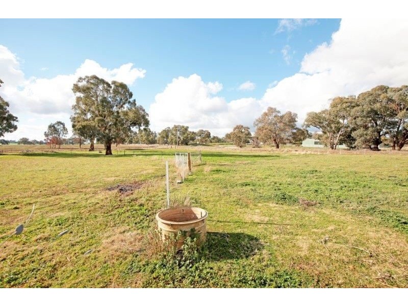 32 Broad St, Old Junee NSW 2652