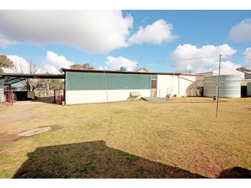 32 Broad St, Old Junee NSW 2652