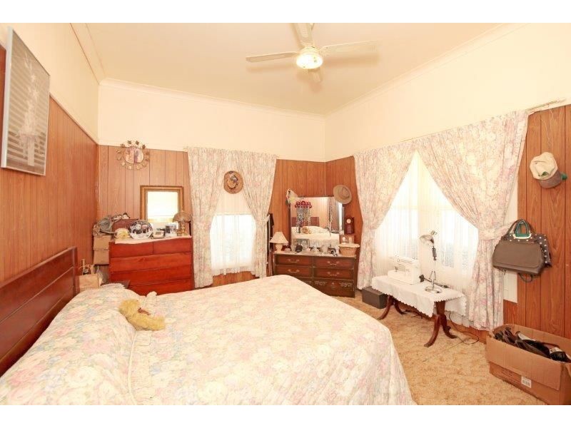 32 Broad St, Old Junee NSW 2652