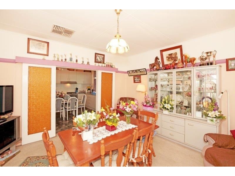 32 Broad St, Old Junee NSW 2652