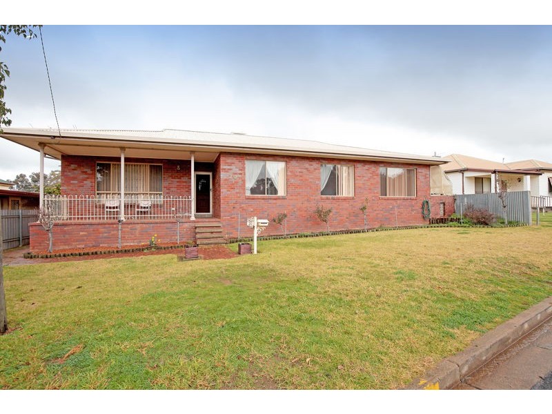 20 Hammond St, Junee NSW 2663