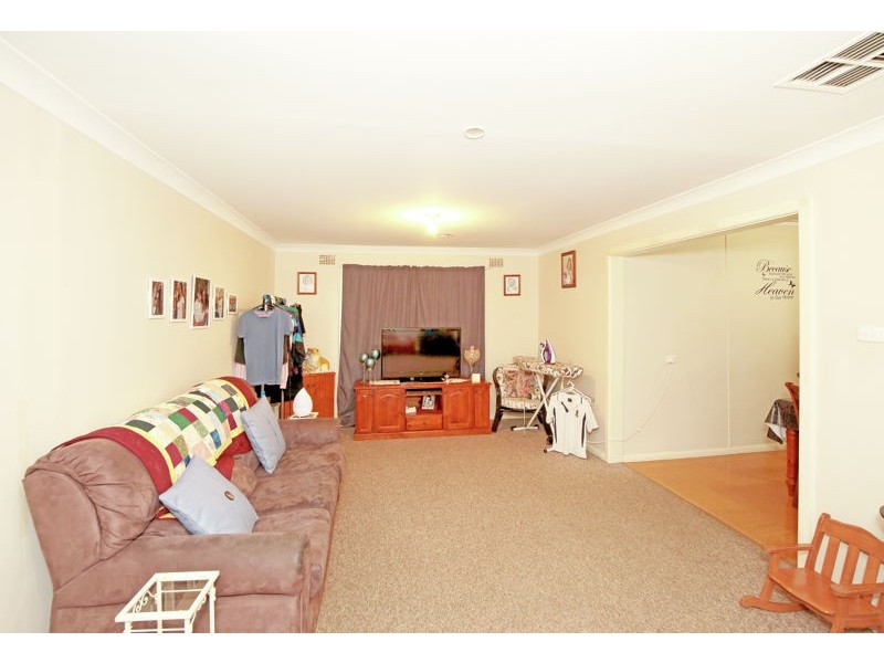 14 George Street, Junee NSW 2663