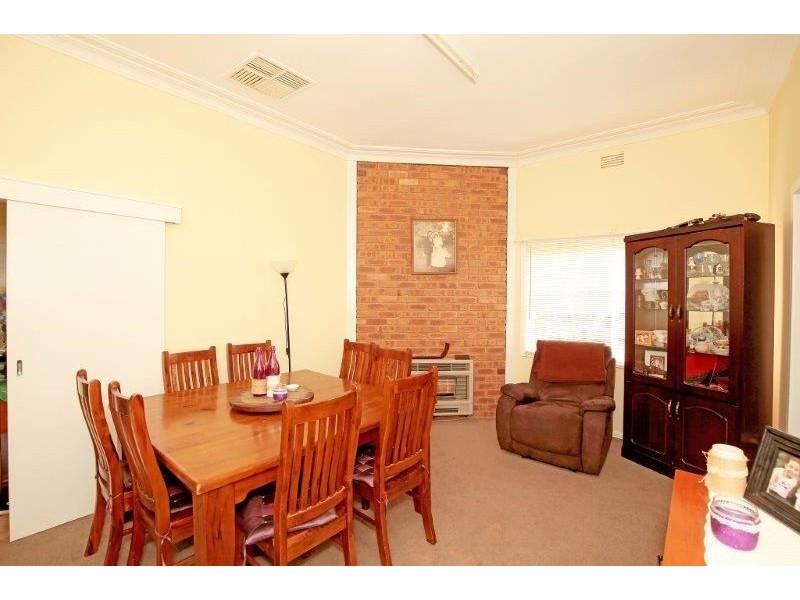 16 Elizabeth Street, Junee NSW 2663