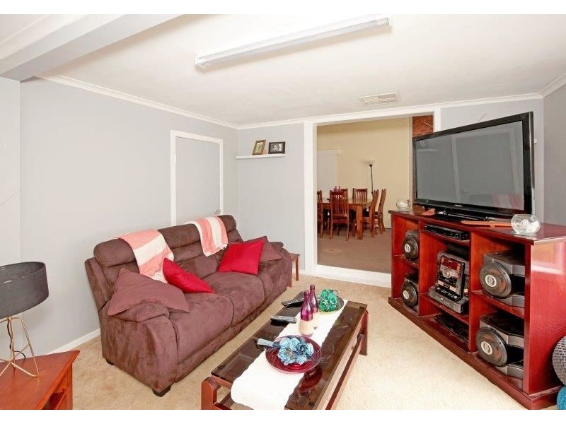 16 Elizabeth Street, Junee NSW 2663