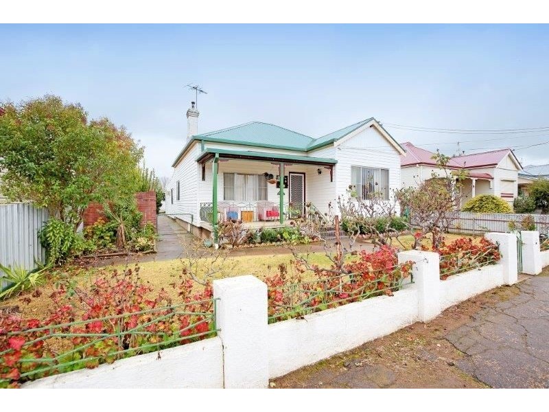16 Elizabeth Street, Junee NSW 2663