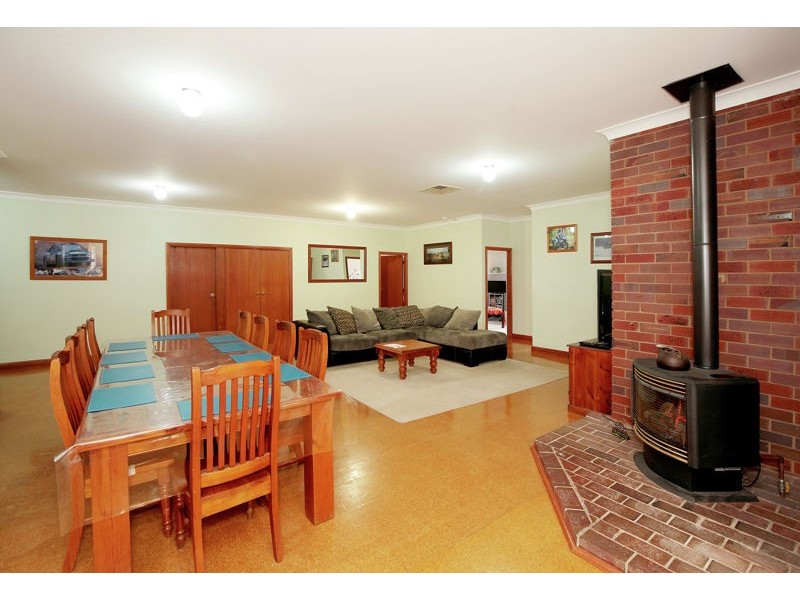 20 Hammond Street, Junee NSW 2663