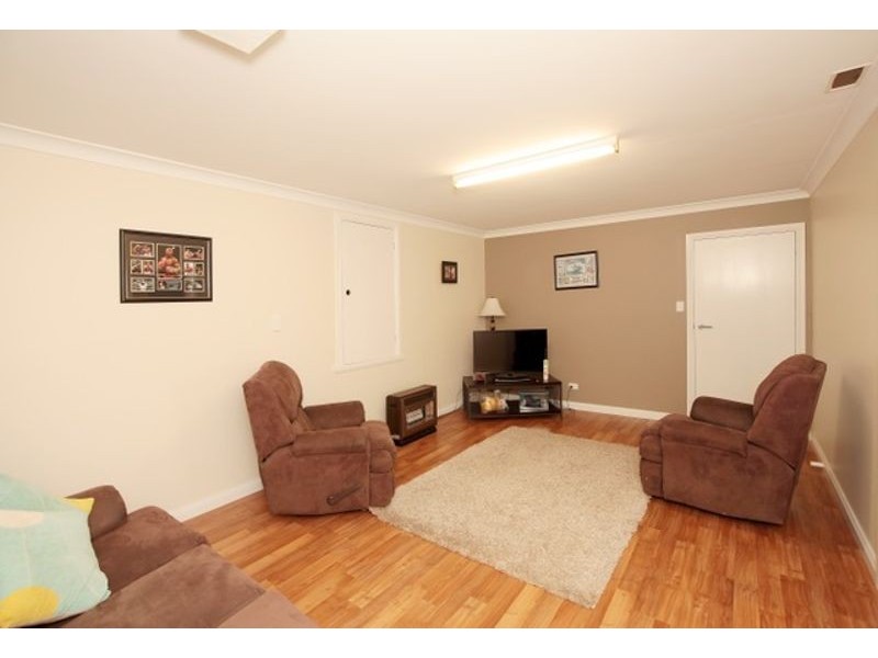 39 Bolton St, Junee NSW 2663