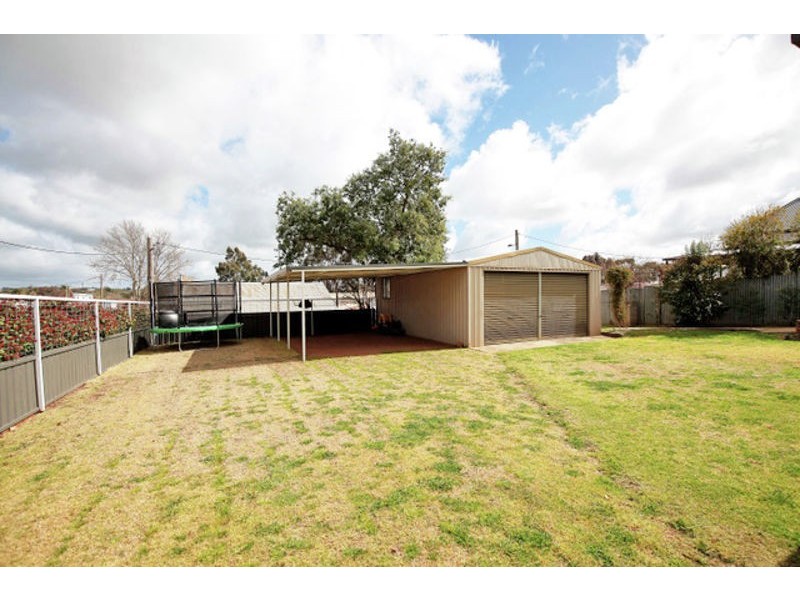 39 Bolton St, Junee NSW 2663