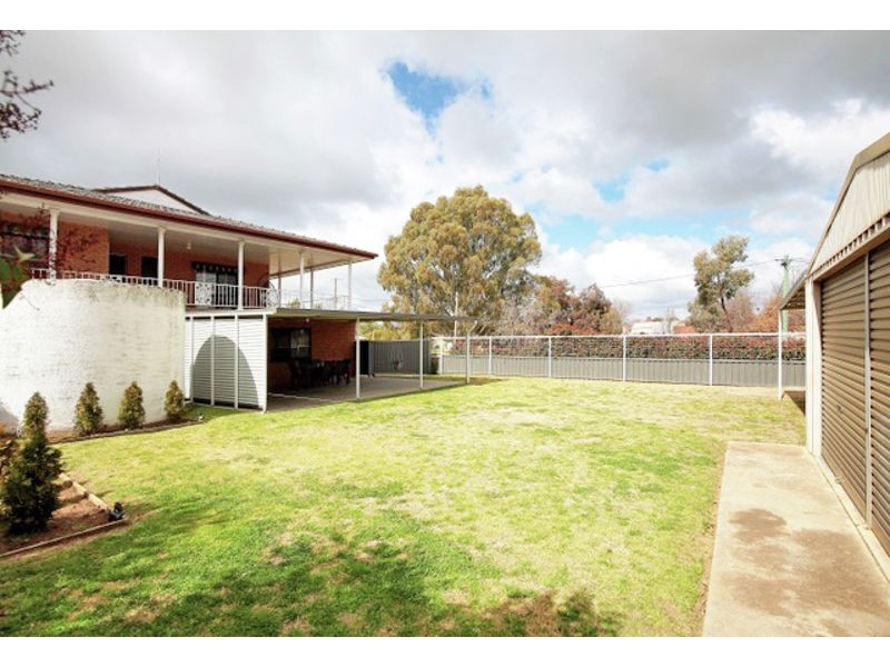 39 Bolton St, Junee NSW 2663