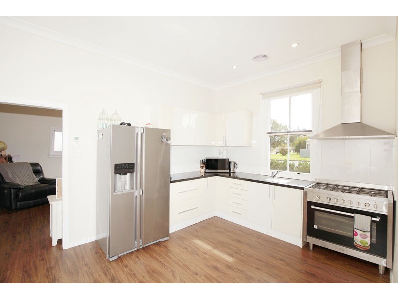 88 Main Street, Junee NSW 2663