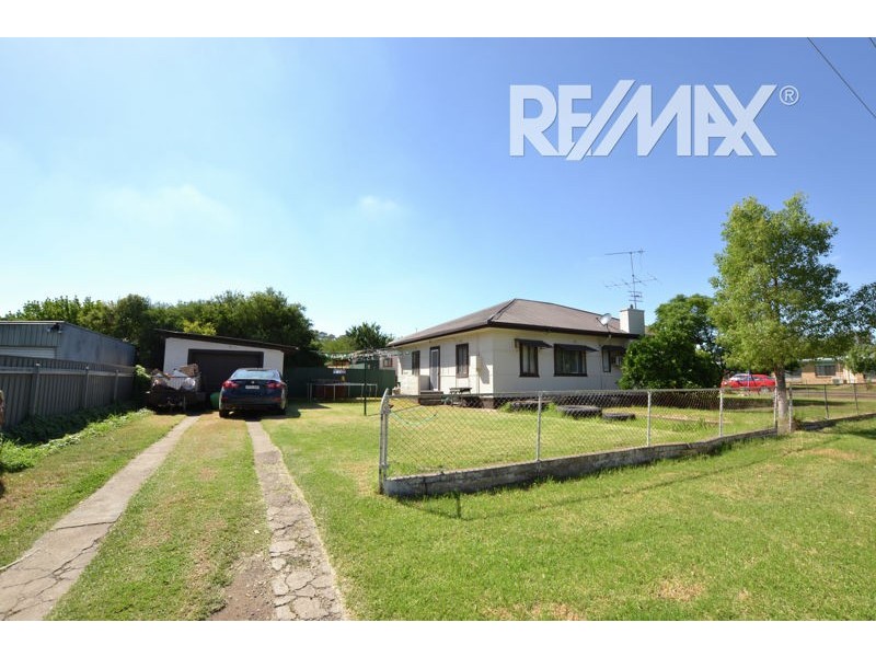 10 Fitzroy St, Junee NSW 2663