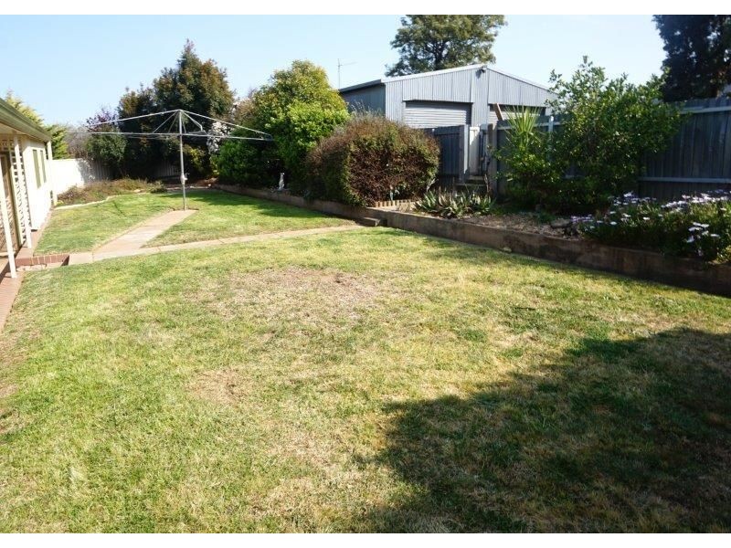 14 Lillian Street, Junee NSW 2663