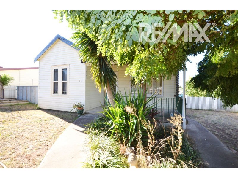 23 Percy Street, Junee NSW 2663