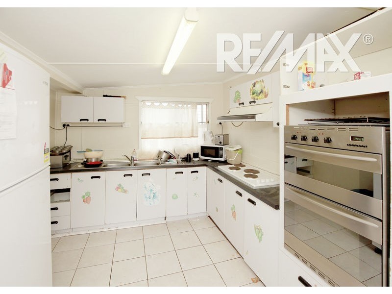 16 Crown Street, Junee NSW 2663