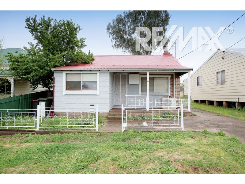 16 Crown Street, Junee NSW 2663