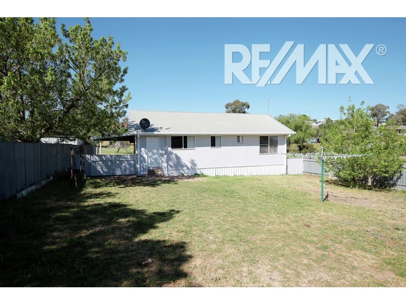 80 Hill Street, Junee NSW 2663
