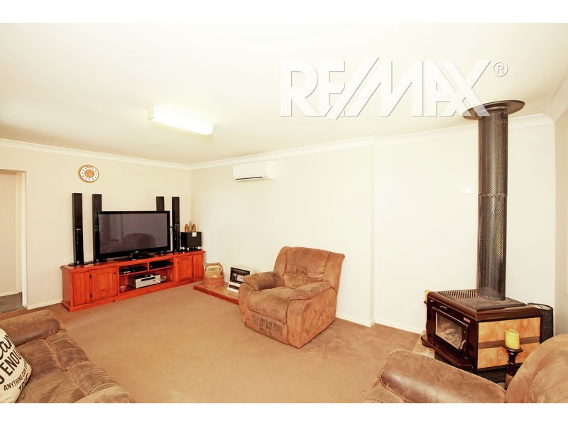 35 Regent Street, Junee NSW 2663