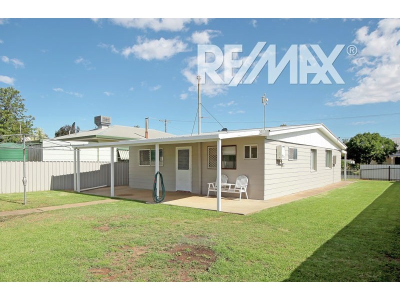 35 Regent Street, Junee NSW 2663