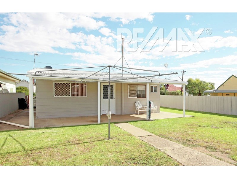 35 Regent Street, Junee NSW 2663