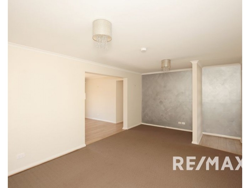 27 Percy St, Junee NSW 2663
