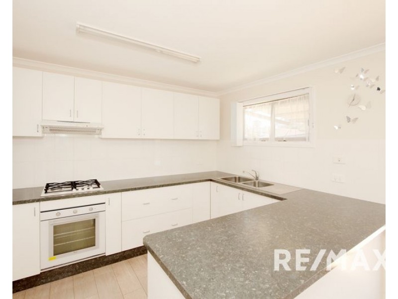 27 Percy St, Junee NSW 2663