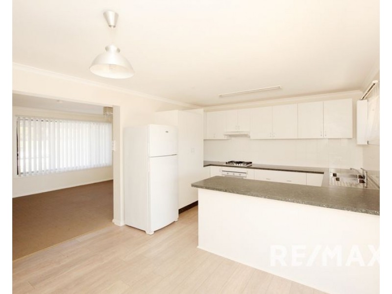 27 Percy St, Junee NSW 2663