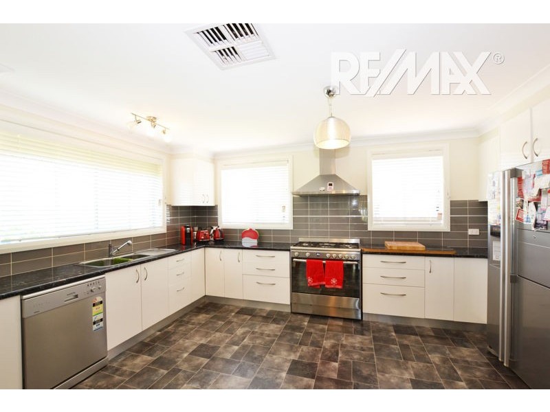 3 Kitchener Street, Junee NSW 2663