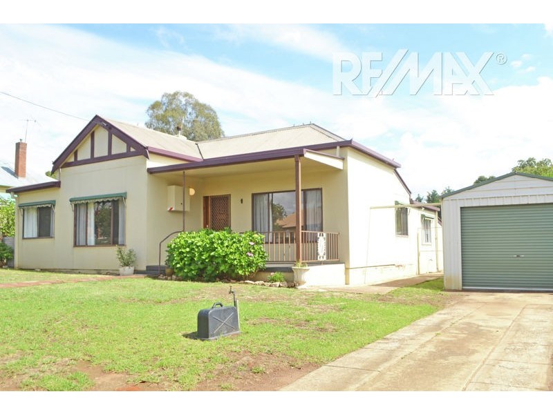 19 Hammond Street, Junee NSW 2663