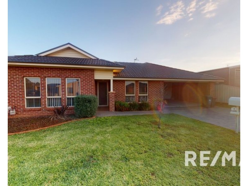 1 Johnston Street, Junee NSW 2663