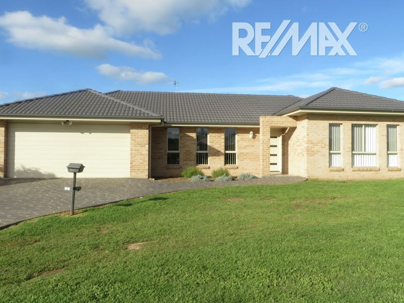 31 Loughan Road, Junee NSW 2663